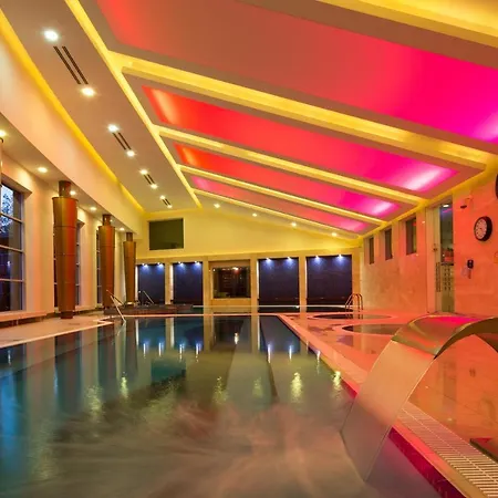 Mirotel And 5* Truszkavec